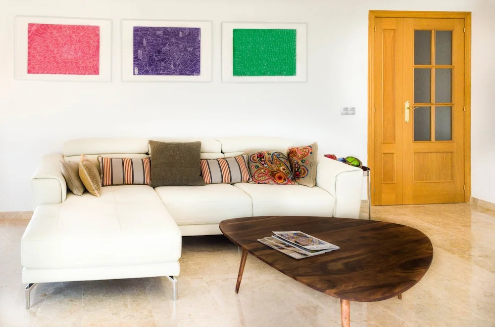 ApartUP Levante Skyline
