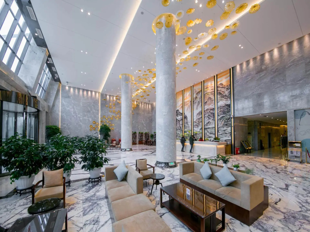 Vienna International Hotel (Wuhan Workers' Culture Palace Jiyuqiao Metro Station)