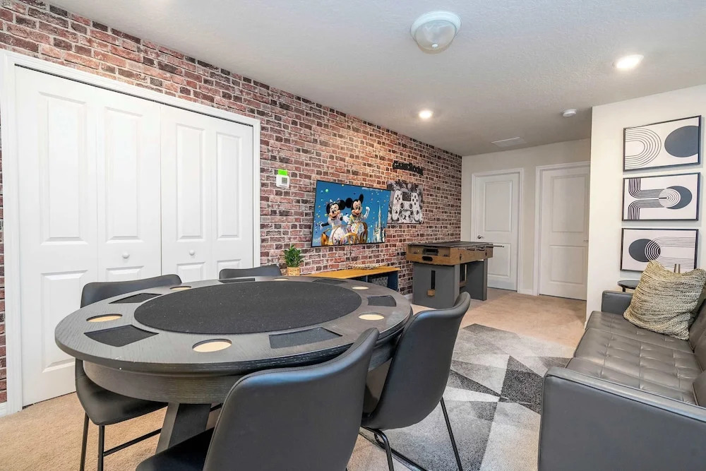 Luxury Townhouse w/ Private Pool Near Clubhouse