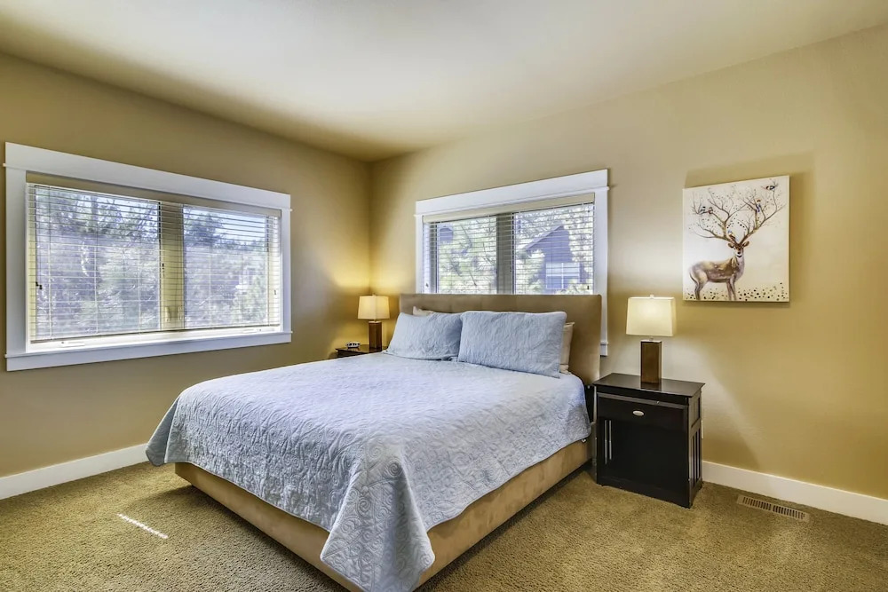 Big Canyon Home with Pool, Hot Tub, and Deschutes River Trail Access by RedAwning