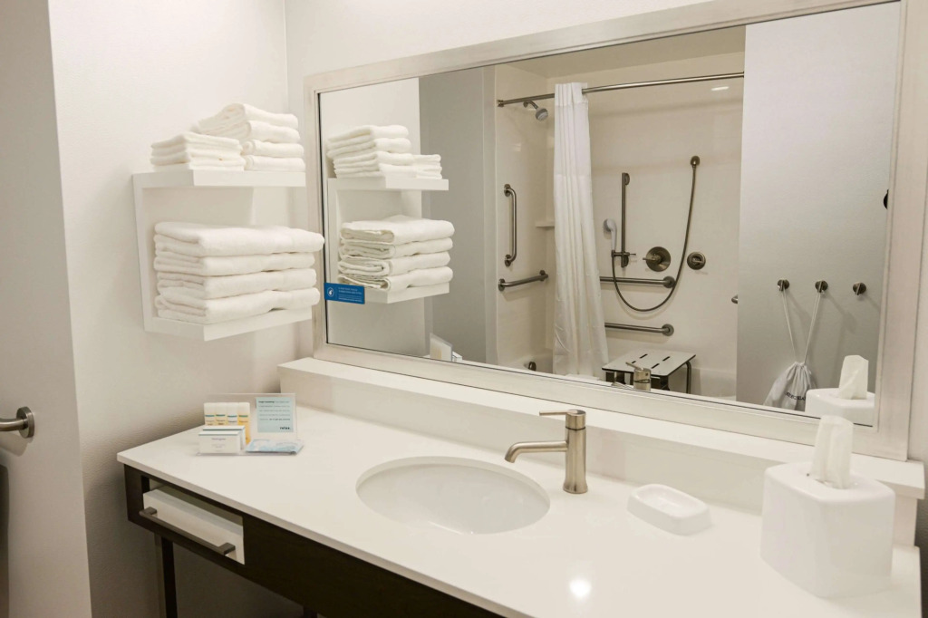 Hampton Inn & Suites Lenoir, NC