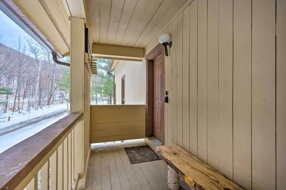 Riverfront Lincoln Condo: 1 Mi to Loon Mountain!