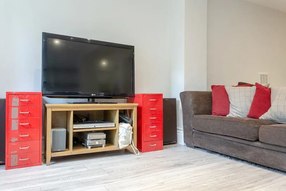 2 Bedroom Brixton Flat