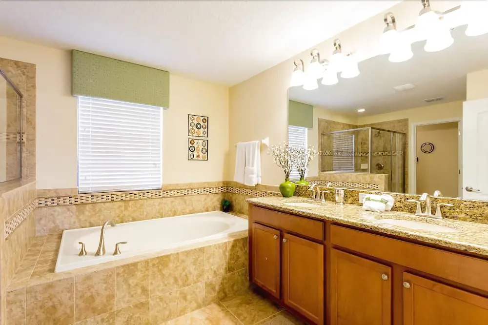 5 Bedrooms S / Champions Gate Home by RedAwning