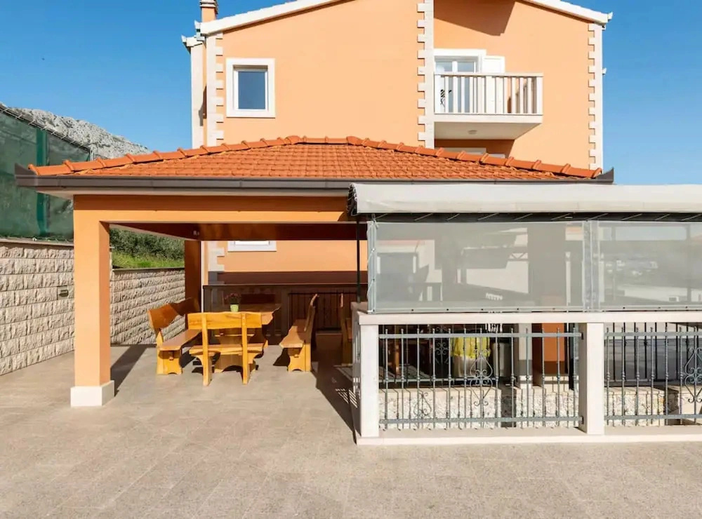 Villa Ana with Outdoor Pool, Sauna and Hot-Tub