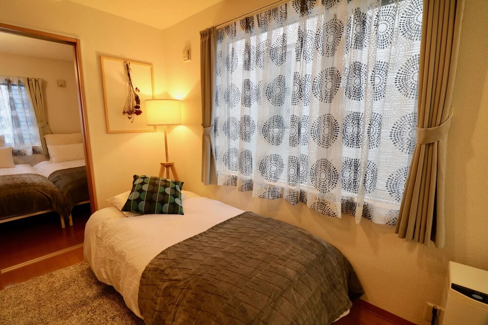 Cherry room202