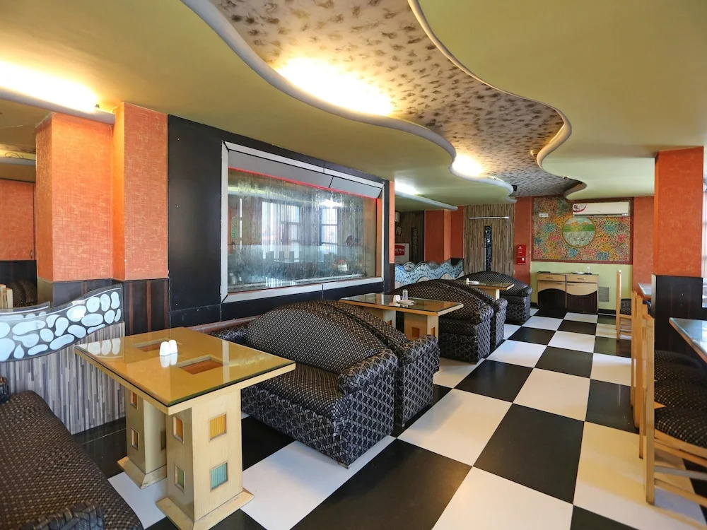 OYO 6409 Hotel Silver Star