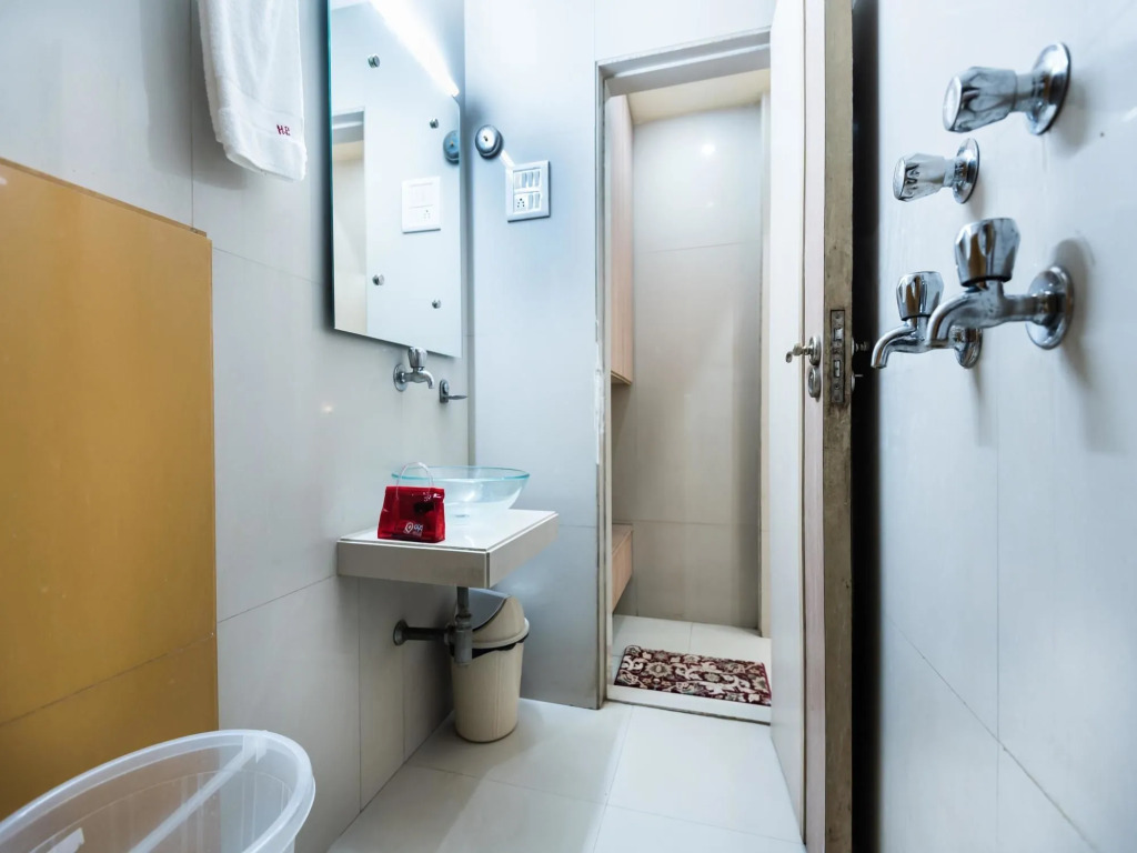 OYO Rooms Panvel Near Civil Court