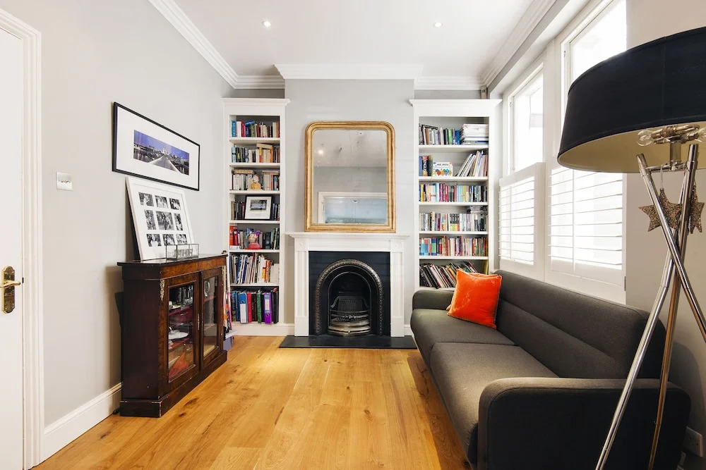 Enchanting Southfields Home by King George's Park
