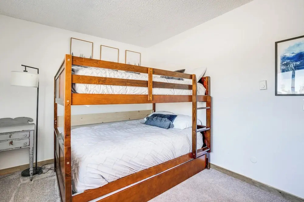 Condo w/ Balcony & Views - Steps to Ski Shuttle!