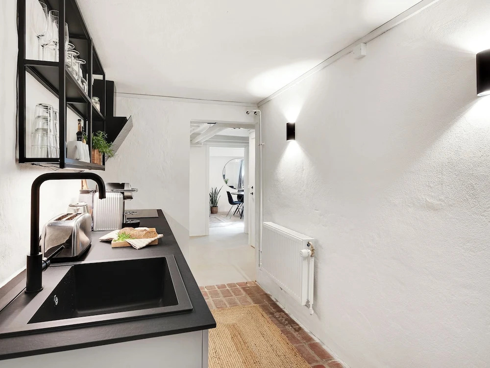 Charm 3 - Cozy 1-bdr Apt With Shared Garden
