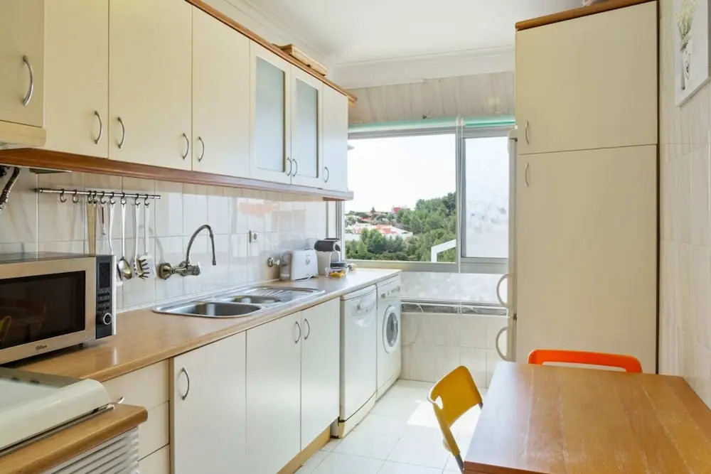 Lovely 2 Bedroom Duplex Apt w Terrace in Cascais