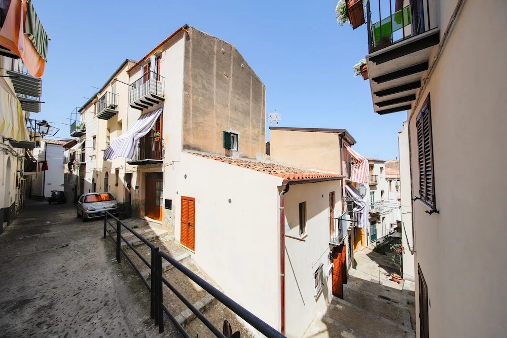 Lo Duca Apartments