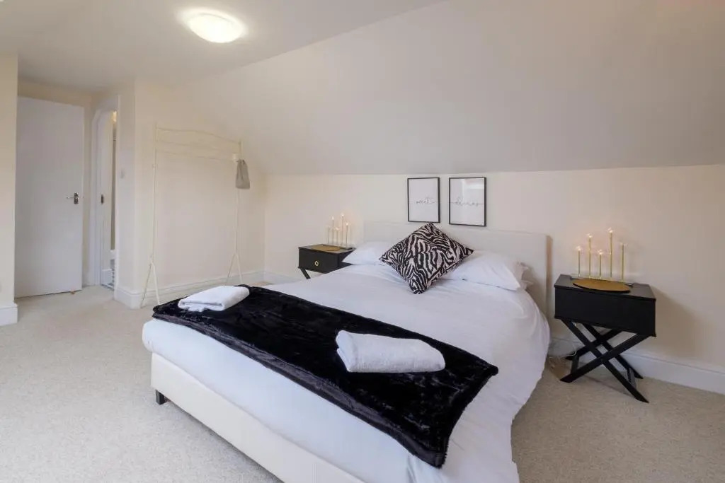 Stylish Modern Apartment in the heart of Ryde