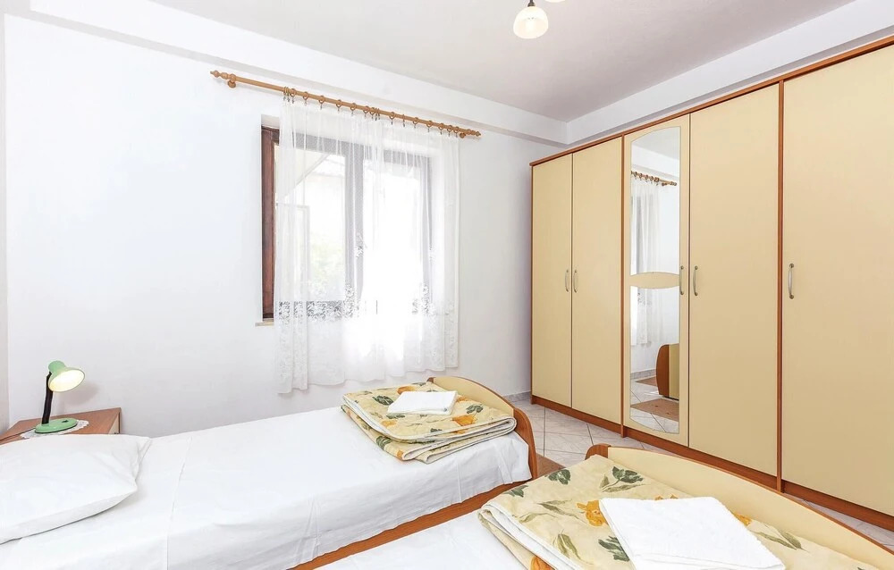 2 Bedroom Lovely Home In Novi Vinodolski
