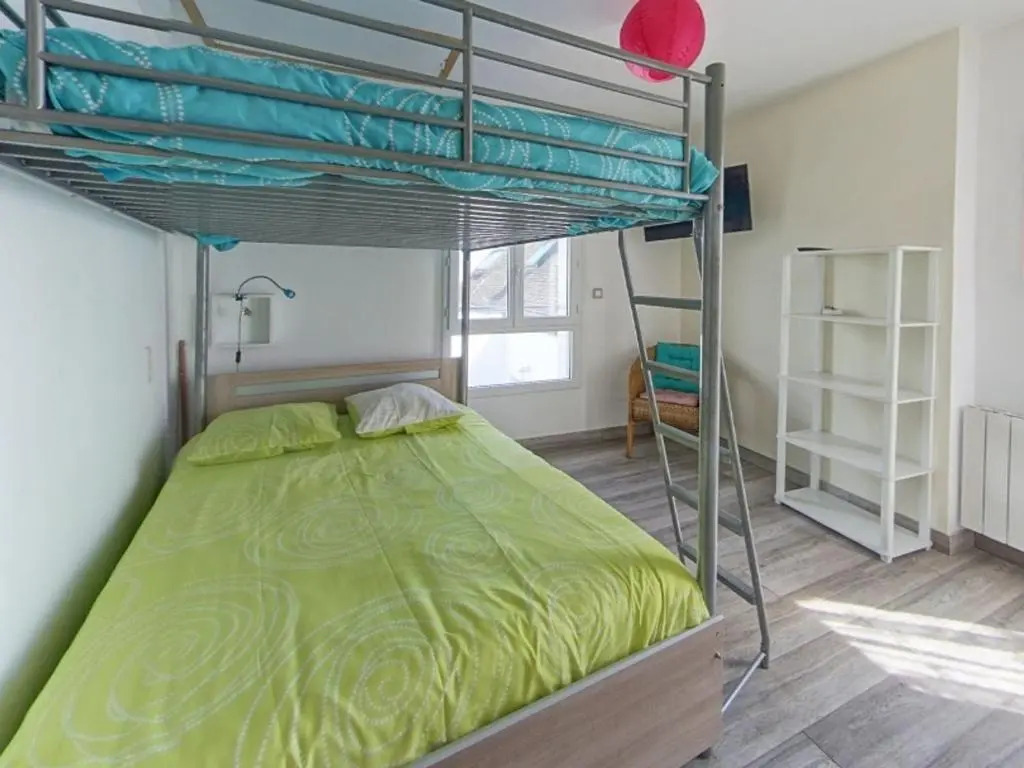 Maison rénovée à Locmiquélic : 3 min du Batobus, proche sentiers et commerces, 4-6 pers. - FR-1-349-128