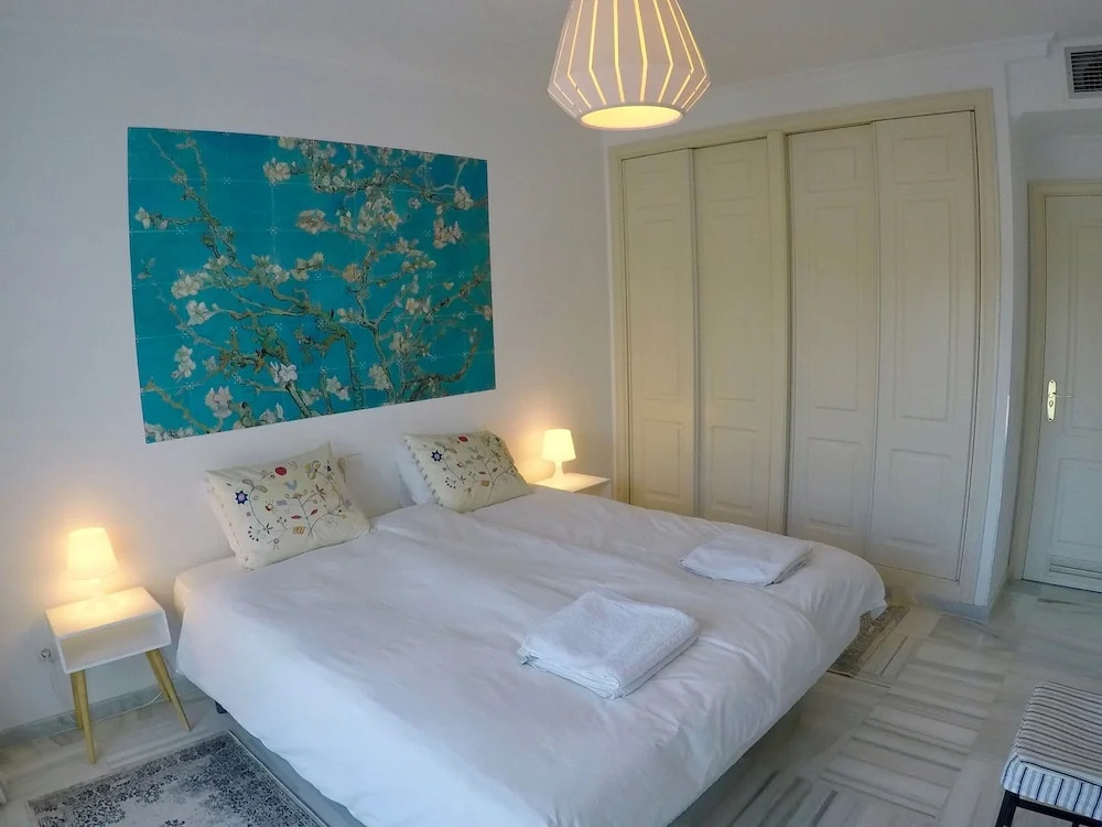 Beautiful Apartment in Nueva Andalucía With Swimming Pool