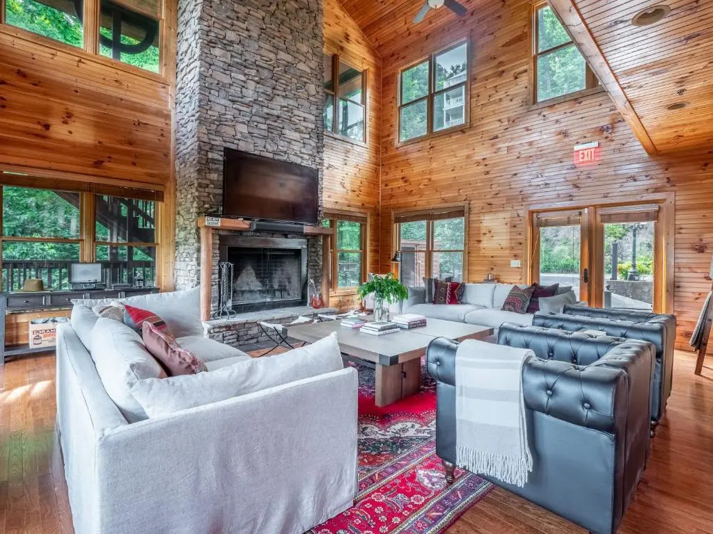 Hickory Ridge by Avantstay Sleeps 20! Incredible Private Elevated Cabin
