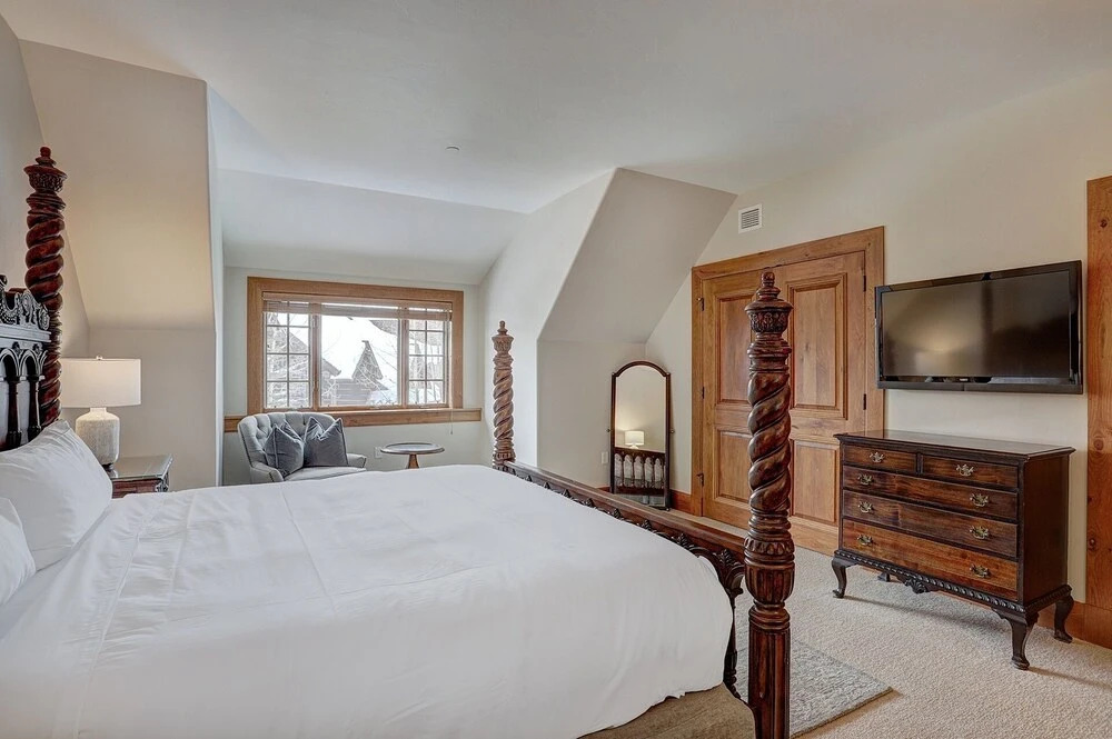 4br Ski In/ski Out The Top Of Bachelor Gulch 4 Bedroom Condo by RedAwning