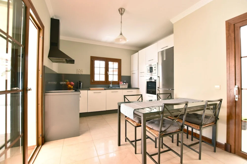 Lighthouse Villa - Private Pool -