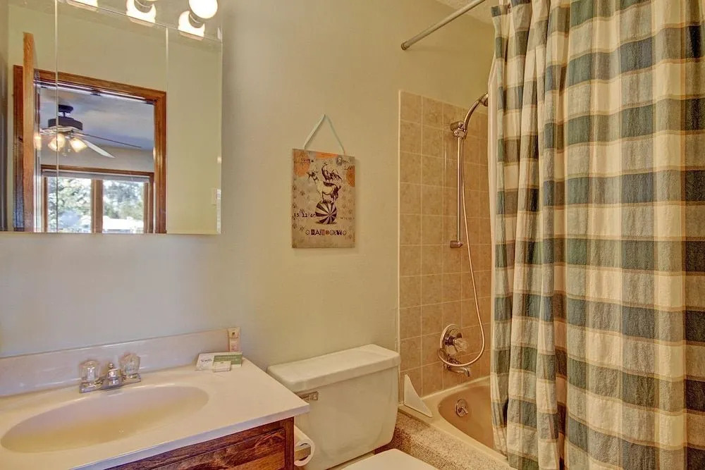 Trappeur 3 2 Br condo by RedAwning