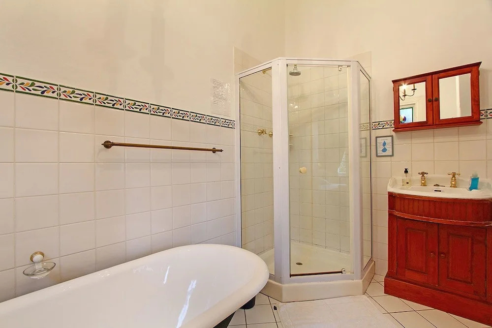 Hillcrest Manor Guesthouse