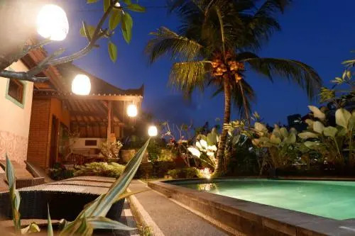 Budi House Bungalows
