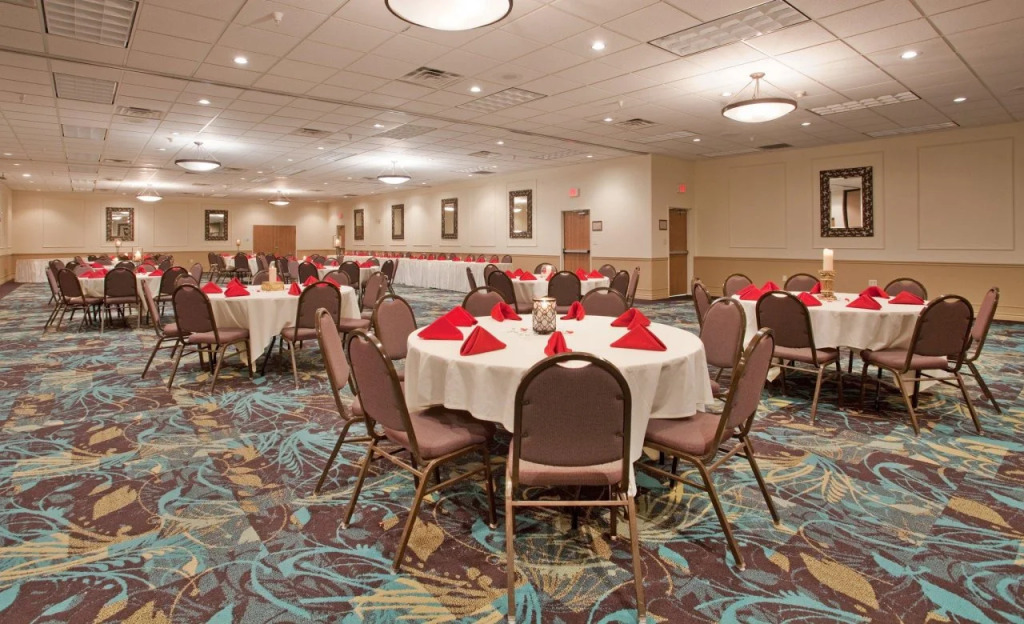 Holiday Inn Express Hotel & Suites Beatrice by IHG