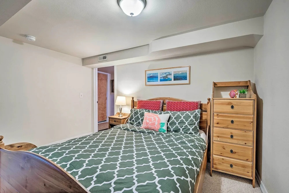 Peaceful Wine Country Getaway - Walk to Downtown!