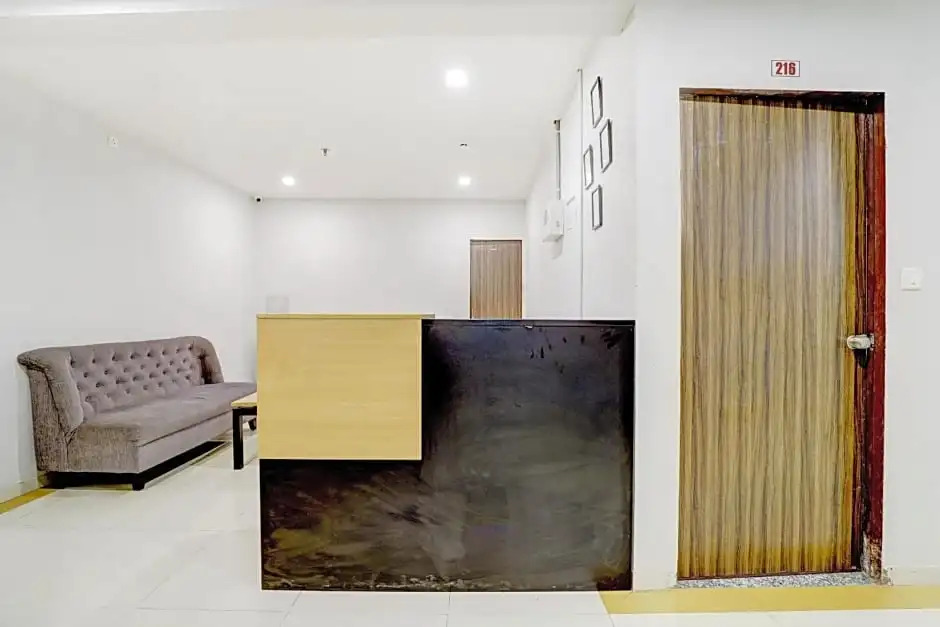 OYO SilverKey 80945 Ace Hotel