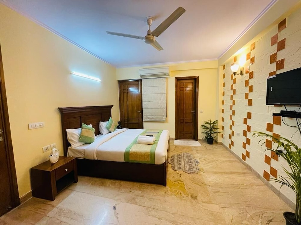 Fortune Home Service Apartment 4Bhk D-36