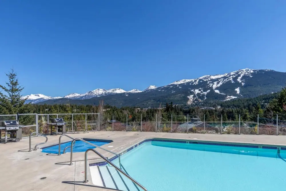 Large 2-bedroom Whistler Condo for up to 6 People w Swimming Pool hot tub