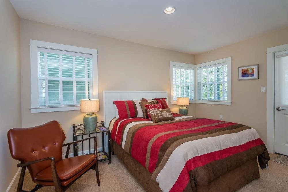 Greenwood 4 Br home by RedAwning