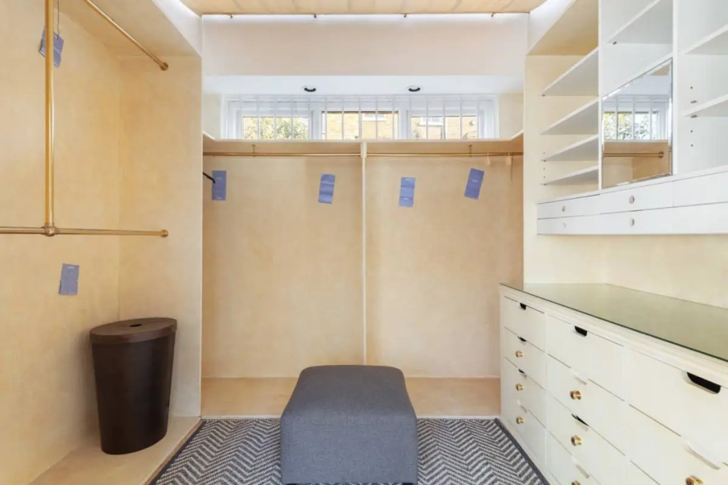 The Heart of Chelsea - Modern & Bright 3BDR Home with Gym, Parking & Patio
