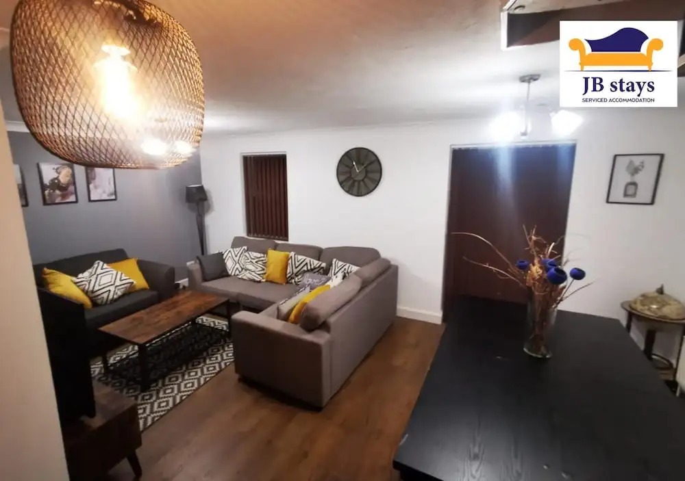 5 Bed House Leisure/business Free Parking