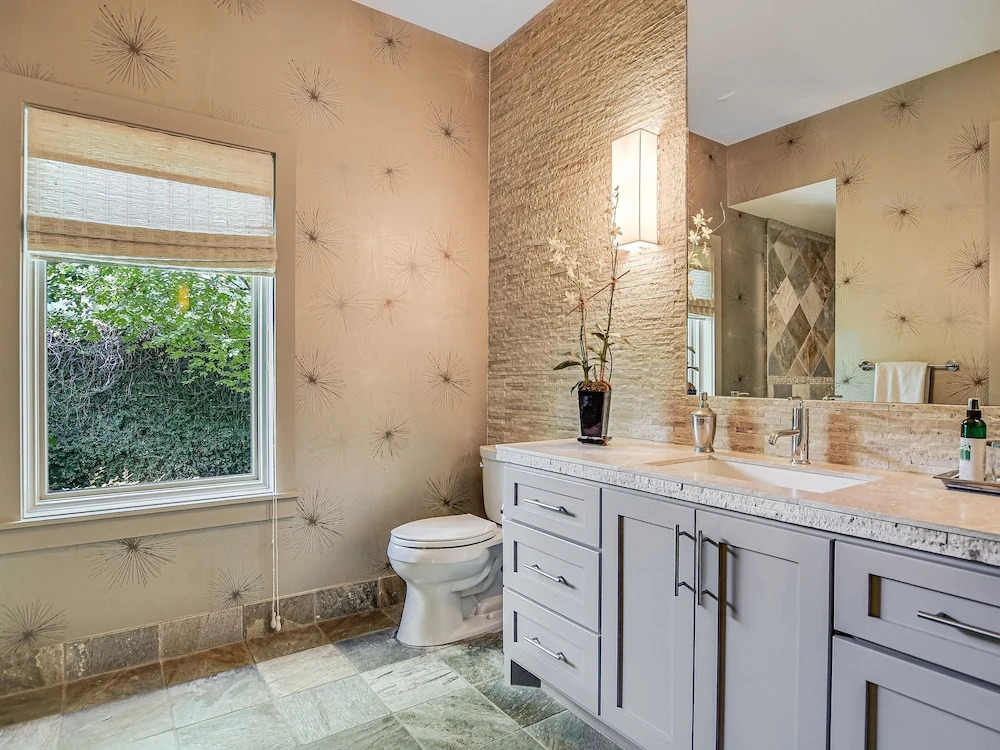 The Above Lake Austin Premiere 8 Bedroom Estate