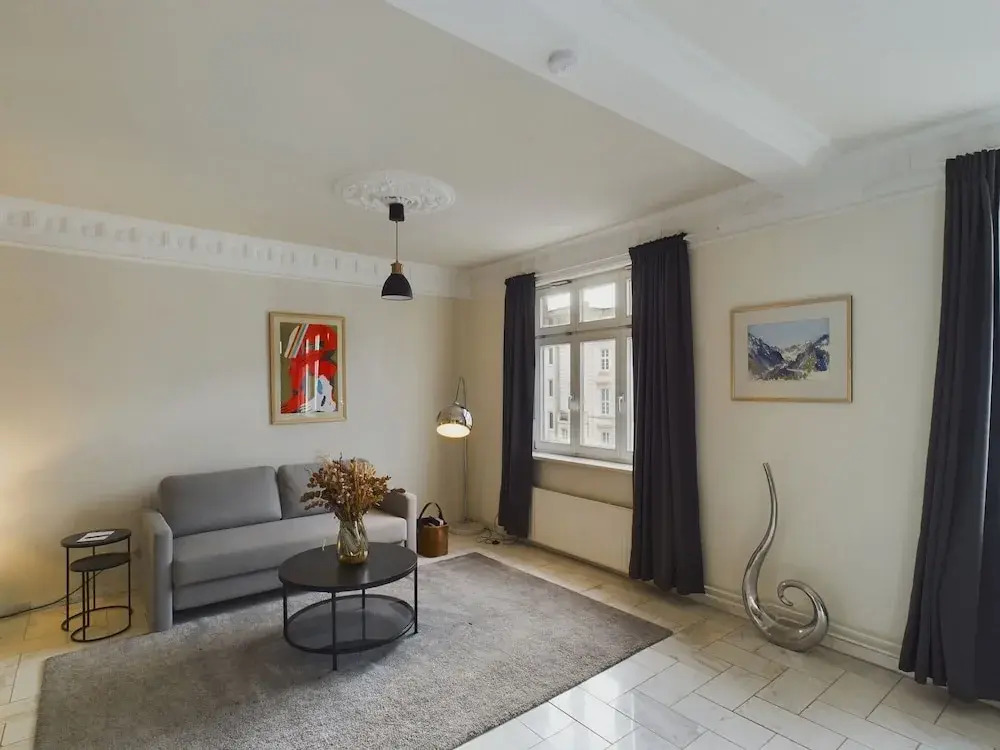 Art Apartments