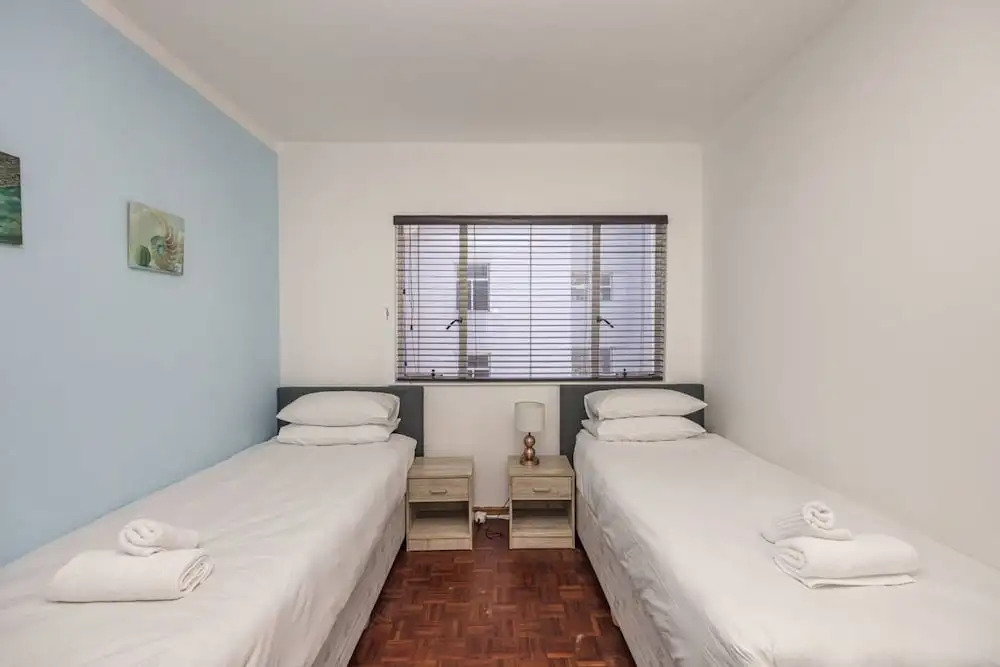 Centrally Located 2 Bedroom Apartment in Cape Town
