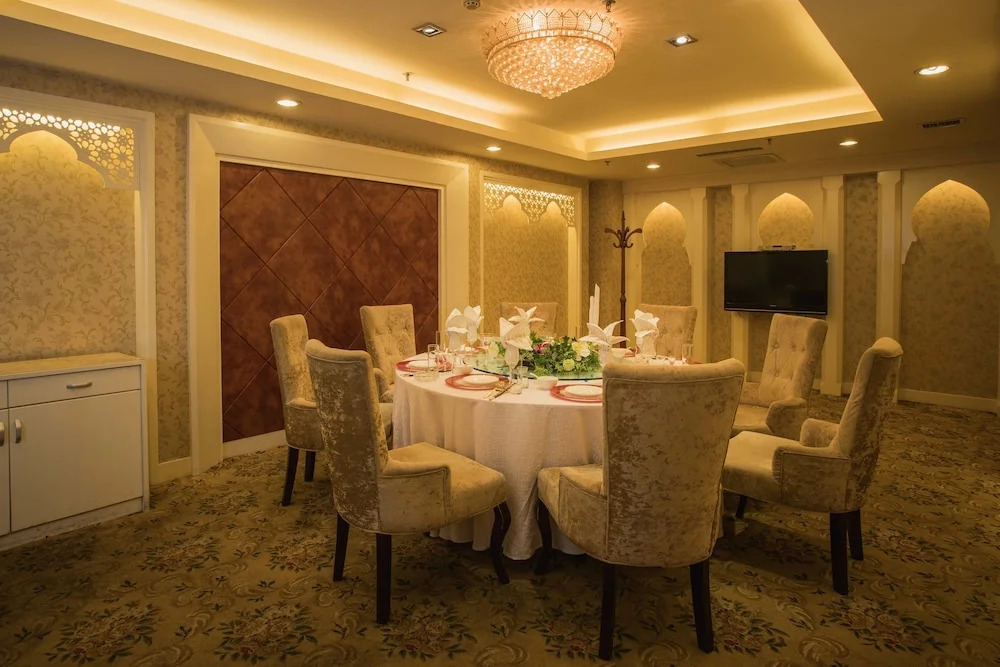 Excemon Xinjiang Yilite Hotel