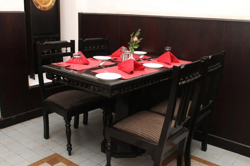 AMS Raj Palace Sundar