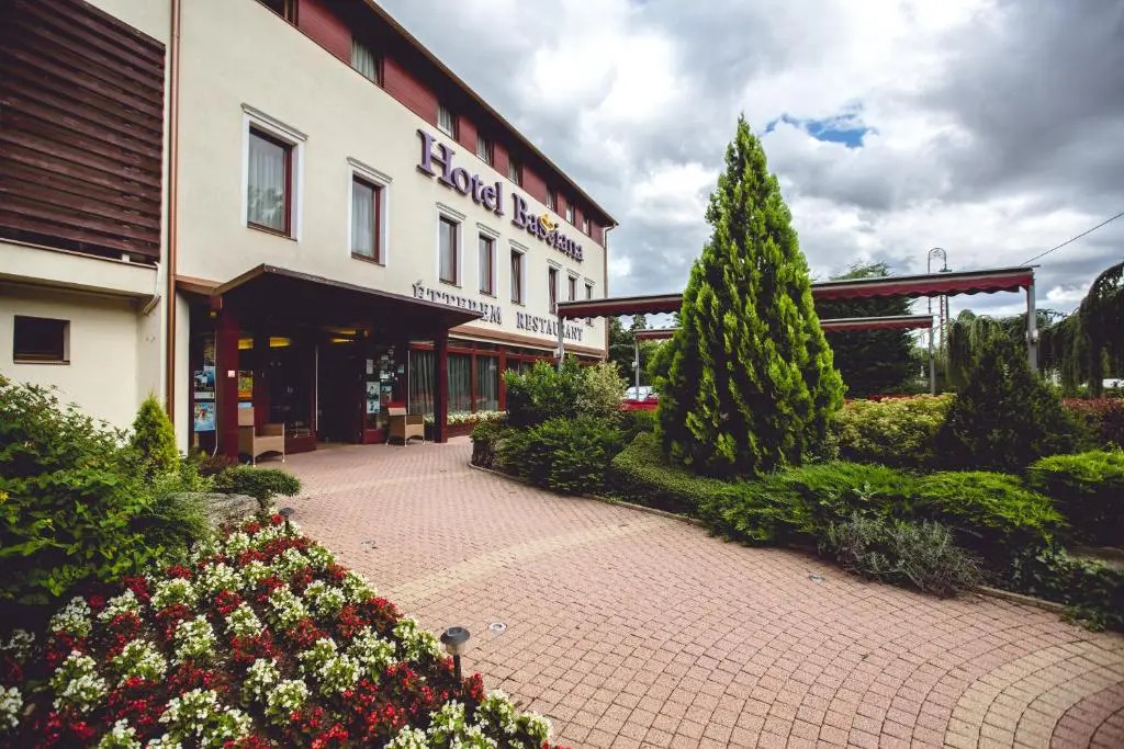 Bassiana Hotel és Étterem