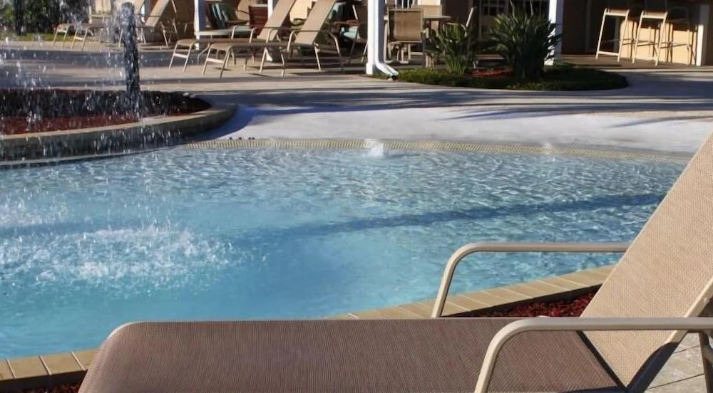 Lucaya 3 Bedroom 2 Bath Townhome With Sophisticated Kitchen