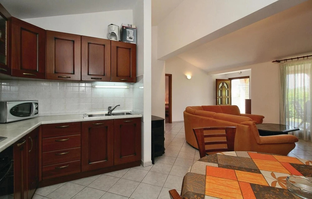 Awesome Home in Porec With Wifi and 2 Bedrooms