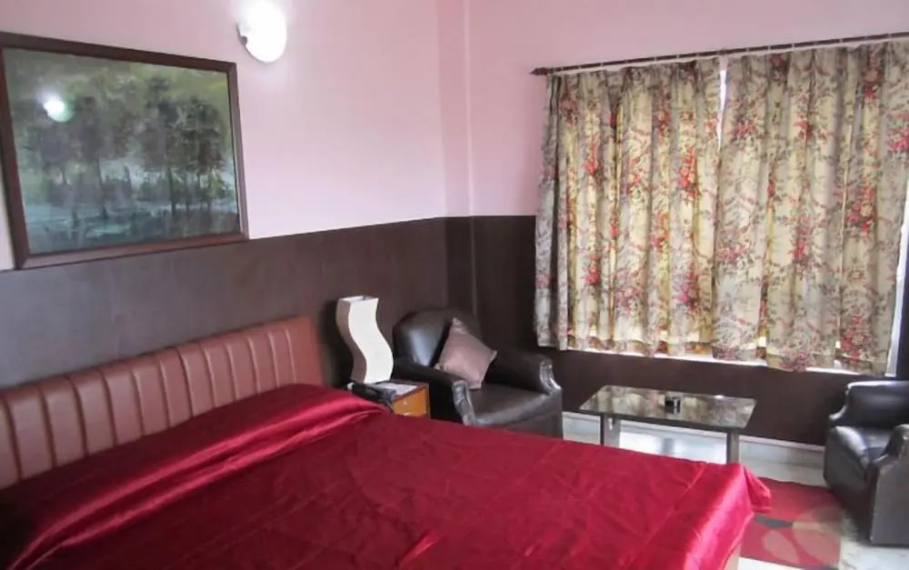 Malik Court by OYO Rooms