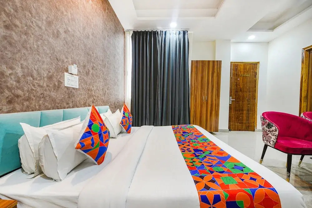 Fabhotel Radiant Blu