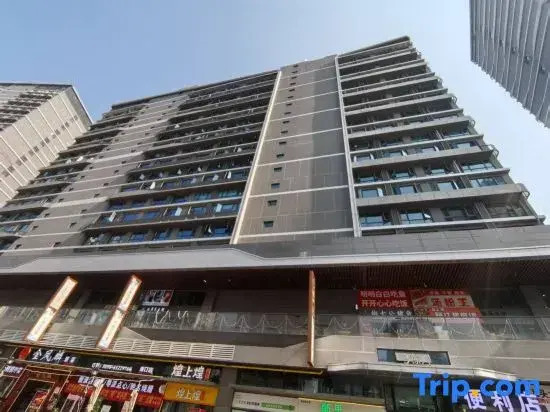 Yuli Design Apartment (Longhu Tianjie Haikou West High-speed Railway Station Store)