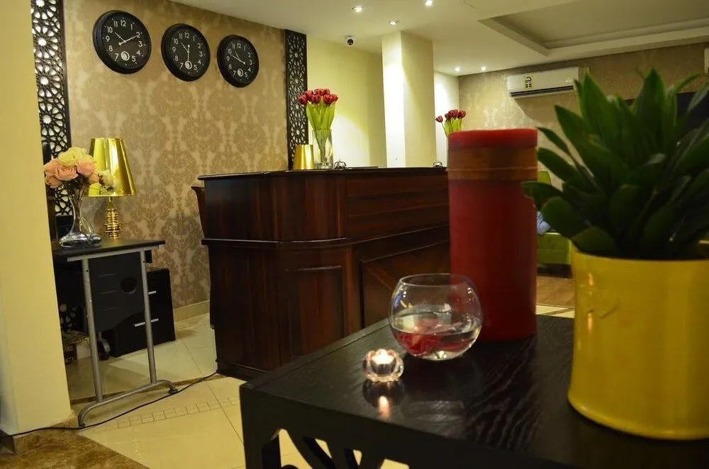 Grand Plaza Hotel Suites