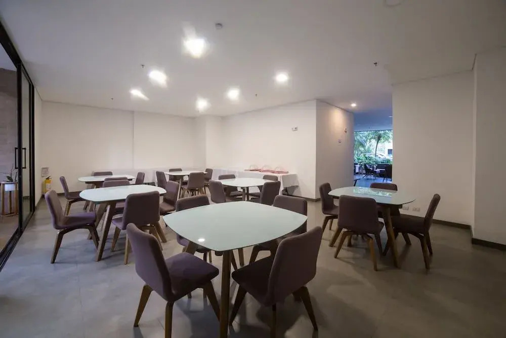 Hotel Class Suites By Colclick