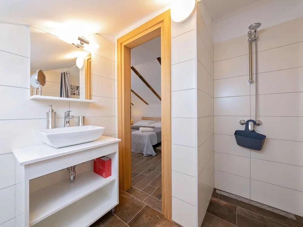 Charming Holiday Home With Pool, Jacuzzi and Privacy in the Middle of an Olive Grove
