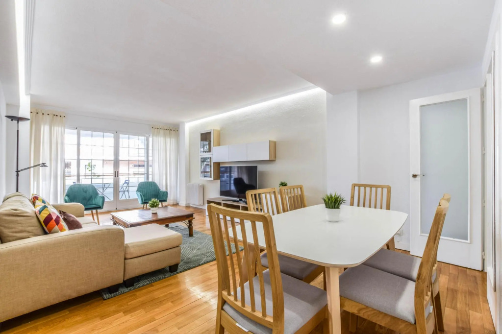 Alcalá I in Madrid with 3 bedrooms and 2 bathrooms